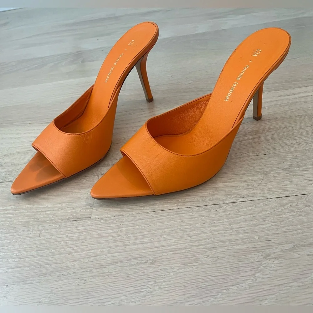 GIA BORGHINI GIABORGHINI Perni 04 Pointy Open
Toe Mule - Picture 2 of 9